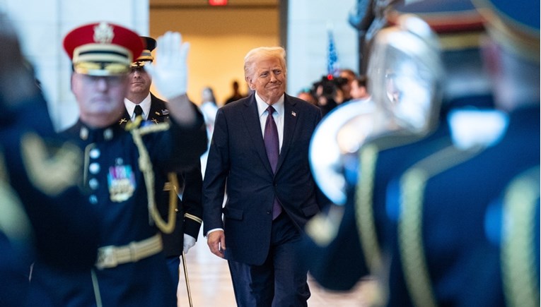 Трамп го прекрши своето најважно ветување веднаш штом положи заклетва