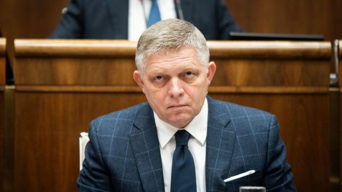 Фицо: Група странски експерти работи на соборување на владата во Словачка