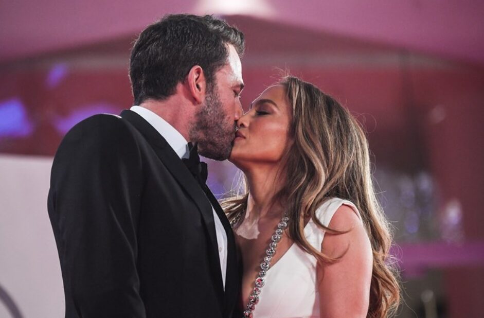 Џеј Ло и Бен Афлек официјално се разведоа