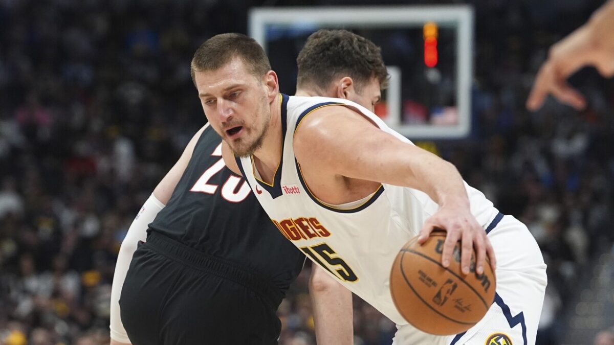 (Видео) Јокиќ броеше до 40, Оклахома Тандер постигнаа 27 тројки, во Далас бркаа навивачи поради Дончиќ