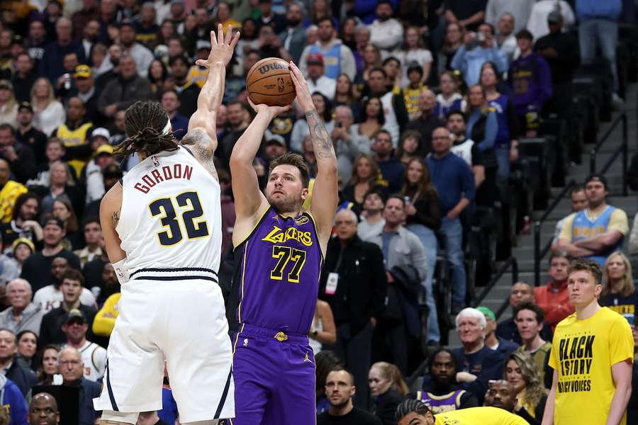 (Видео) Дончиќ и Леброн го декласираа Јокиќ