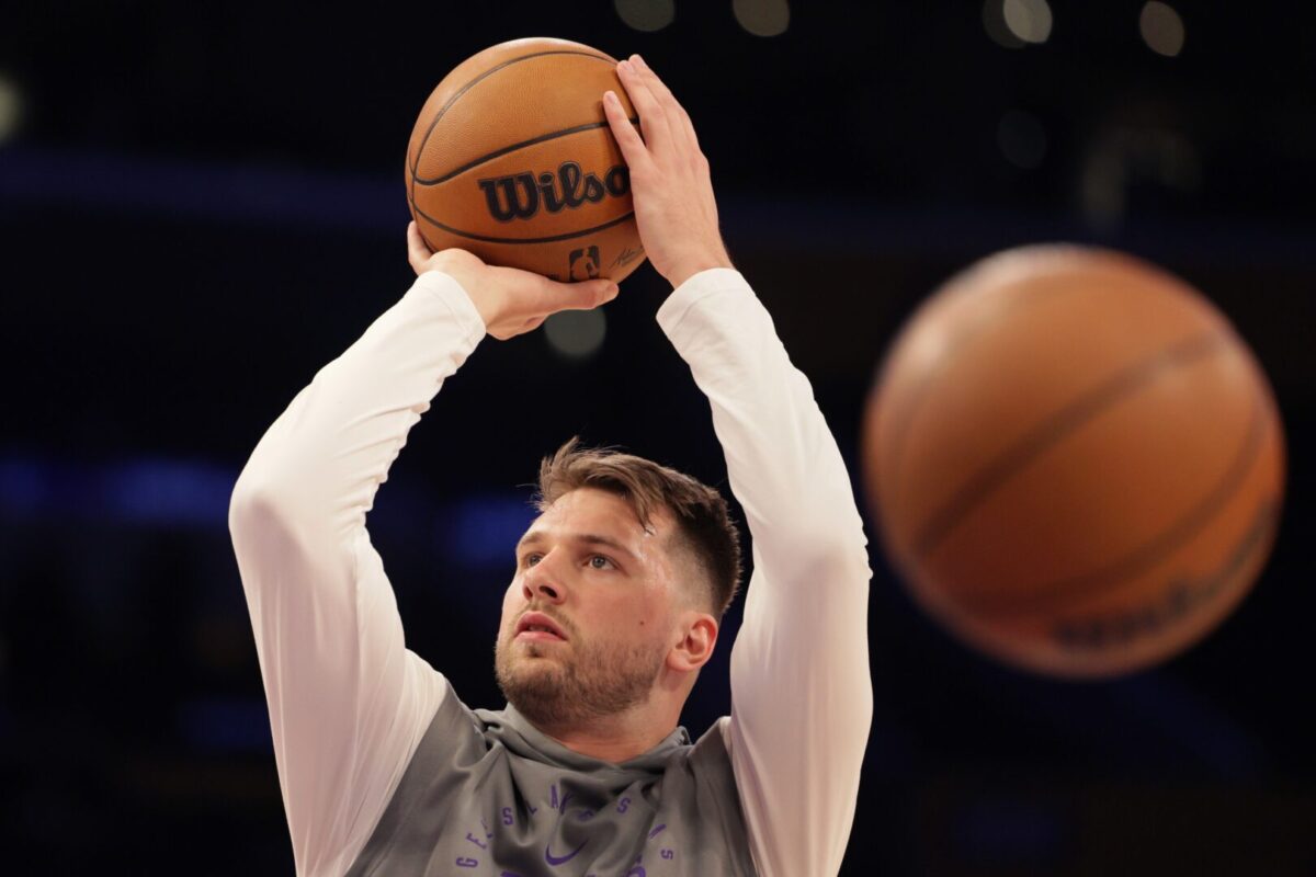 (Видео) Дончиќ со склекови го провоцира човекот кој го трејдуваше, додека во позадина ечи Цеца