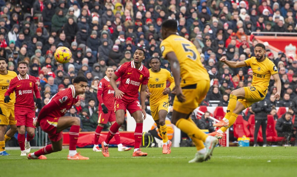 (Видео) За малку од готово вересија на „Енфилд“, Ливерпул го победи Вулверхемптон