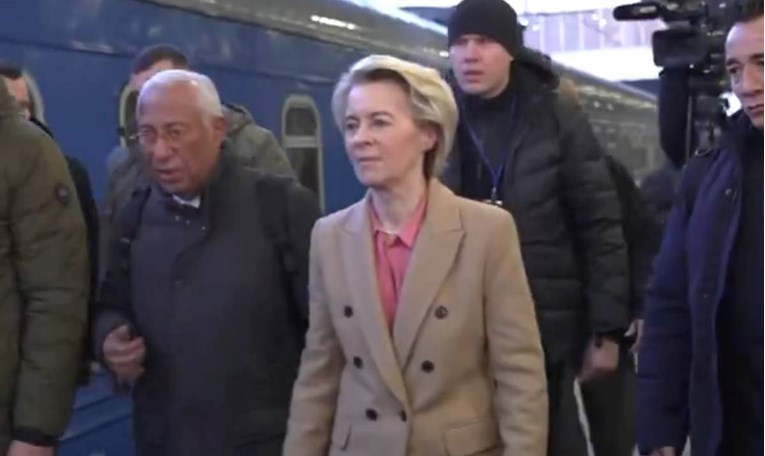 (Видео) Фон дер Лајен во Киев на 3-годишнината од инвазијата: „Судбината на Европа е во прашање“