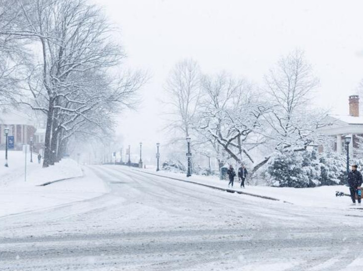 Во Вирџинија стотици несреќи поради снег и мраз, десетици илјади луѓе без струја