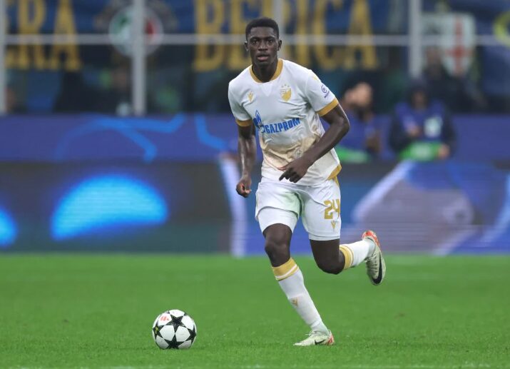 Дефанзивецот на Црвена звезда се сели во Вулверхемптон