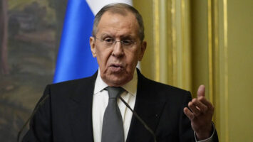 Лавров: Помошта за Украина се дава врз основа на кражба на рускиoт имот и на штета на развојот