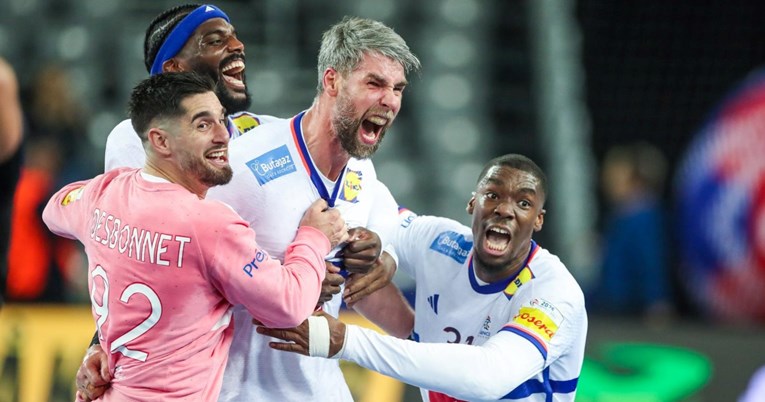 Лука Карабатиќ ја заврши репрезентативната кариера