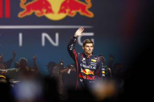 Макс бил лут дека во Лондон го пречекале со свирежи, бара подобар третман