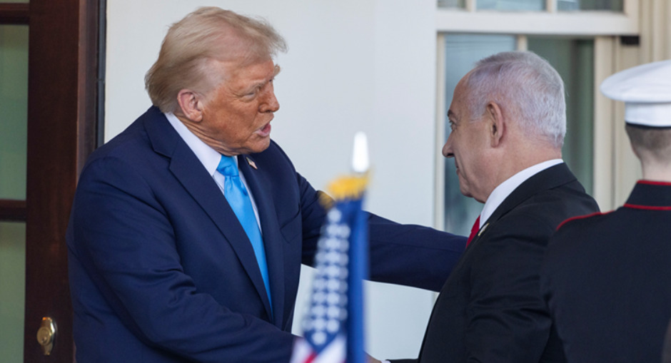 Нетанјаху му подари на Трамп златен пејџер