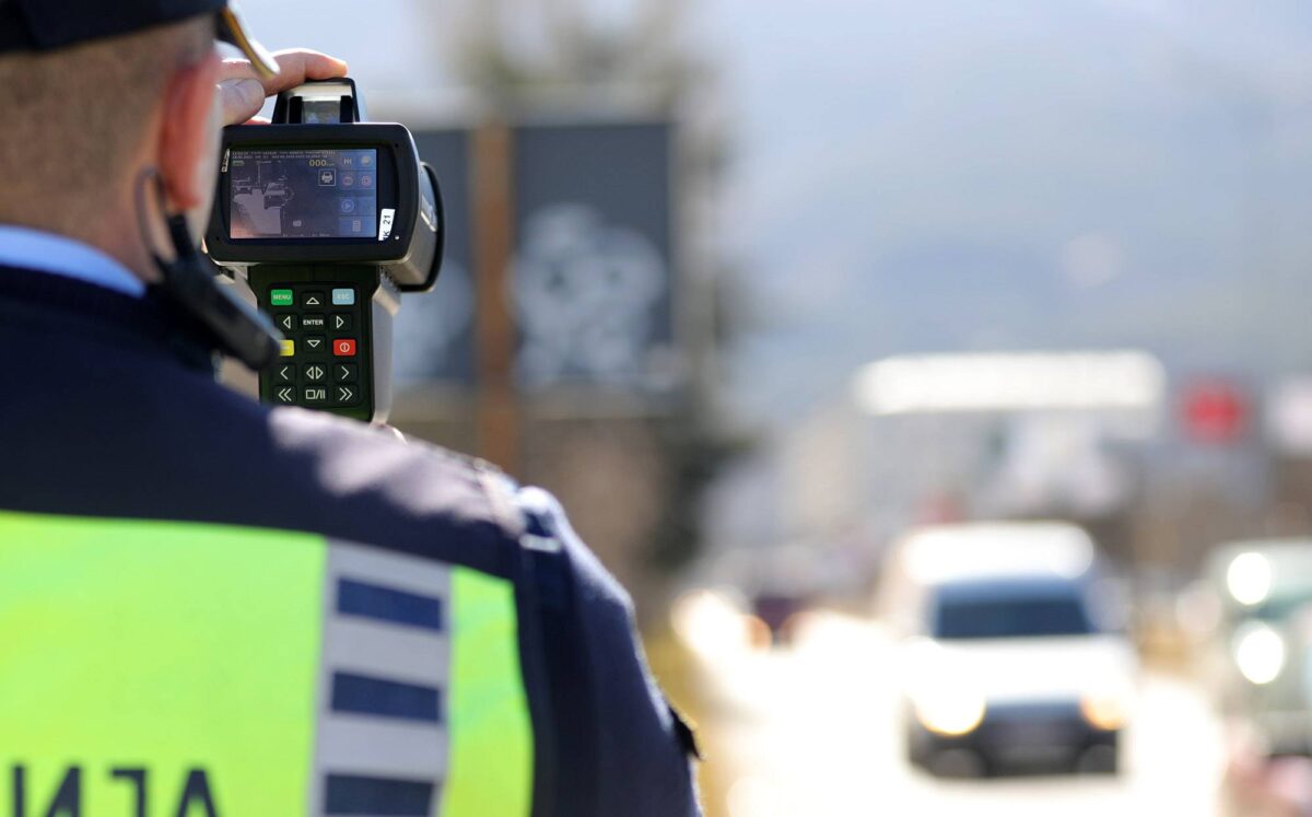 Полицијата воведува ред во Скопје, пишани 549 казни од кои 187 за брзо возење