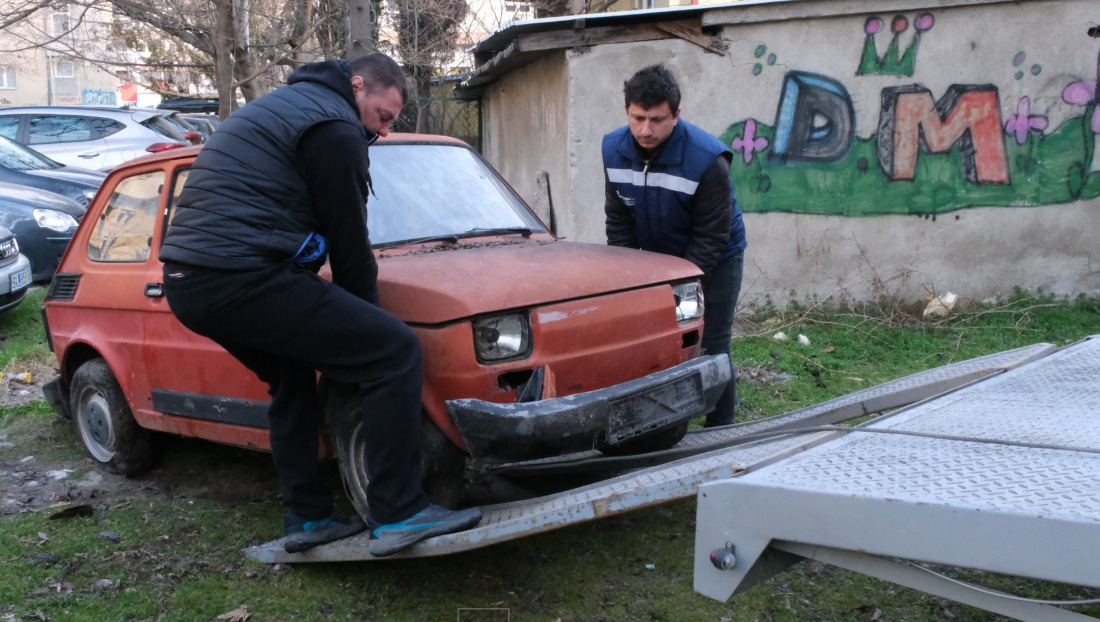 Почна акцијата за подигање хаварисани возила во Карпош