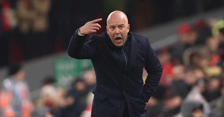 Премиер лигата експресно го казни Слот