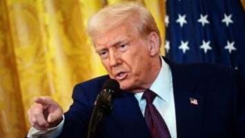 Трамп: Зеленски не е доволно важен за да биде на преговорите