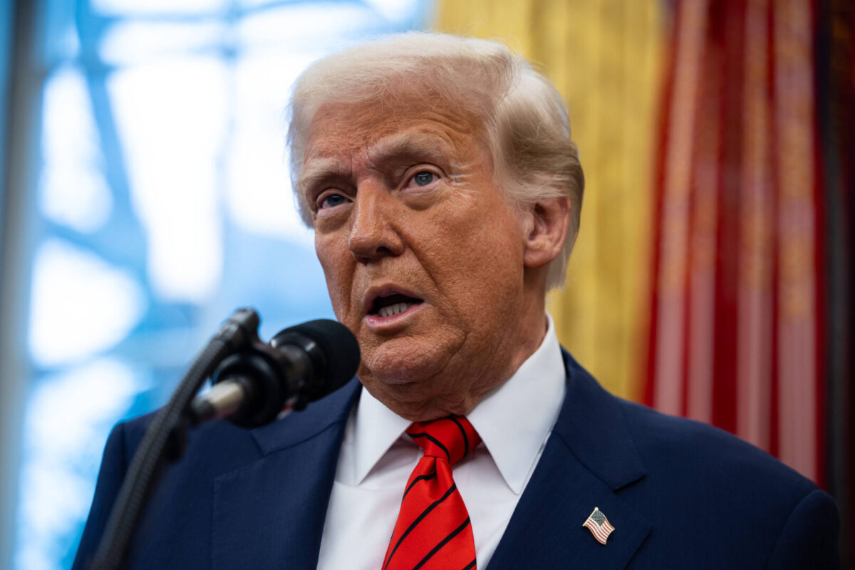 Трамп потпиша декрет за забрана на трансродовите спортисти во женски спортови