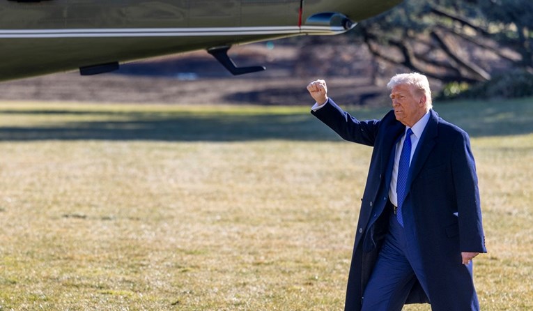 Трамп ќе воведе царини од 25 отсто за автомобили, лекови и чипови