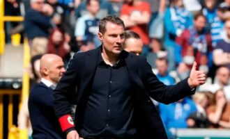 Феенорд го отпушти тренерот два дена пред дуелот со Милан во ЛШ