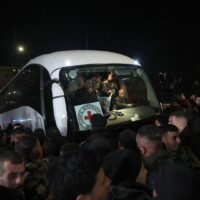 Хамас предаде четири тела на израелски заложници во замена за палестински затвореници