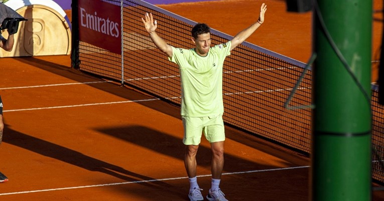 Шварцман во солзи се збогува со тенисот