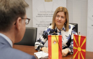 „Инвестиции, иновации, енергија“ – Средба на министерката Божиновска со шпанскиот амбасадор Сориано Ортиз