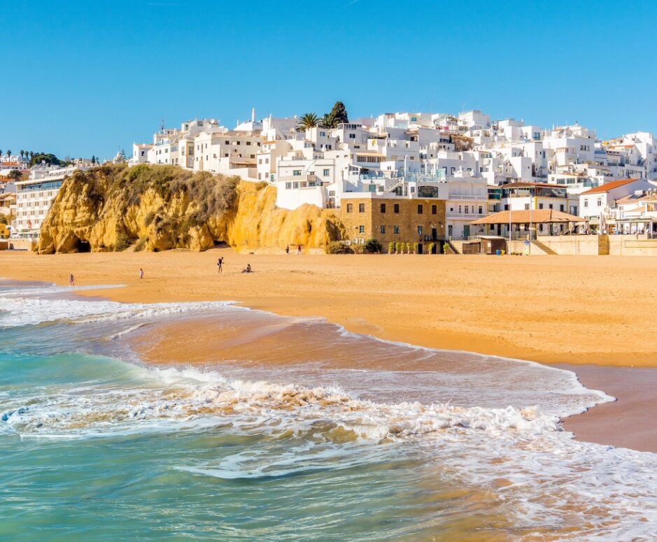 3000 сончеви часови годишно: европска дестинација прогласена за најевтина во 2025 година