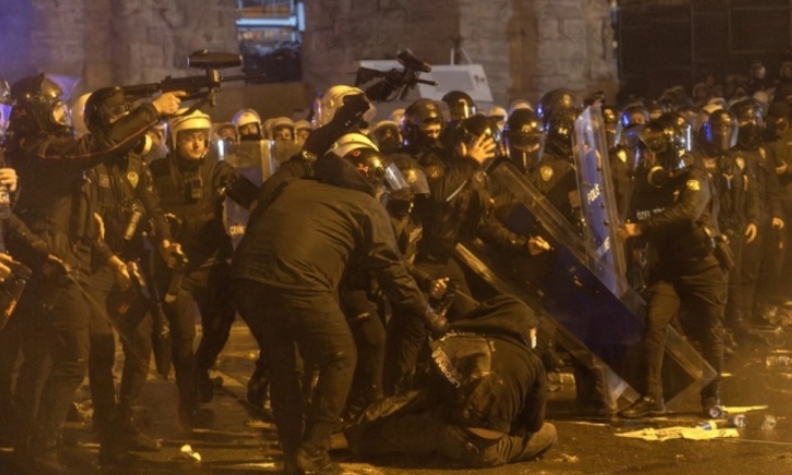 343 лица се приведени на протестите во Турција