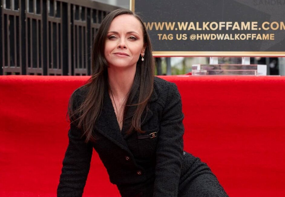Актерката позната по мрачните улоги доби ѕвезда на Булеварот на славните во Холивуд