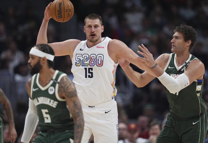 (Видео) Јокиќ се врати со трип-дабл, Дончиќ и Леброн ги предводеа Лејкерси