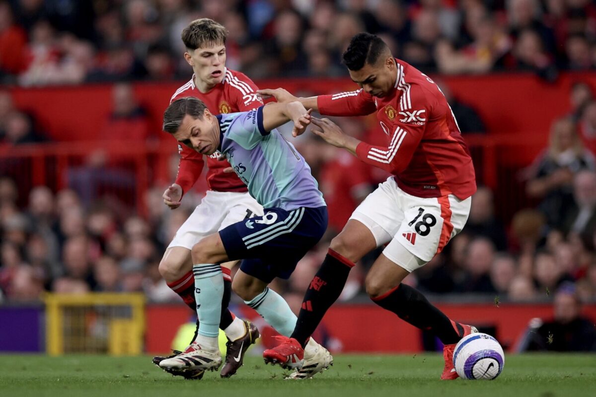 (Видео) Арсенал избегна пораз на „Олд Трафорд“ и се оддалечи од борбата за титулата