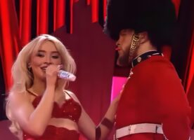 (Видео) Британците се жалат на настапот на Сабрина Карпентер: „Тоа е шоу од 18+, а девојчиња ја гледаат“