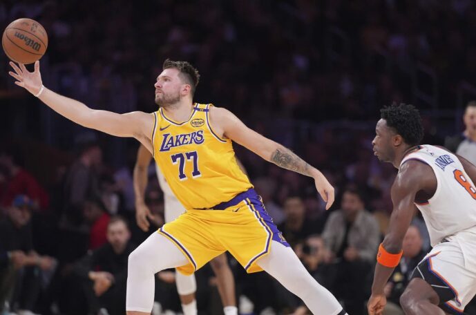 (Видео) Дончиќ и Леброн го поништија учинокот на Брансон – Лејкерси го победија Њујорк