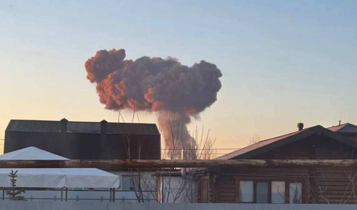 (Видео) Клучната руска воздухопловна база во пламен, Украинците го извршија најжестокиот напад од почетокот на војната