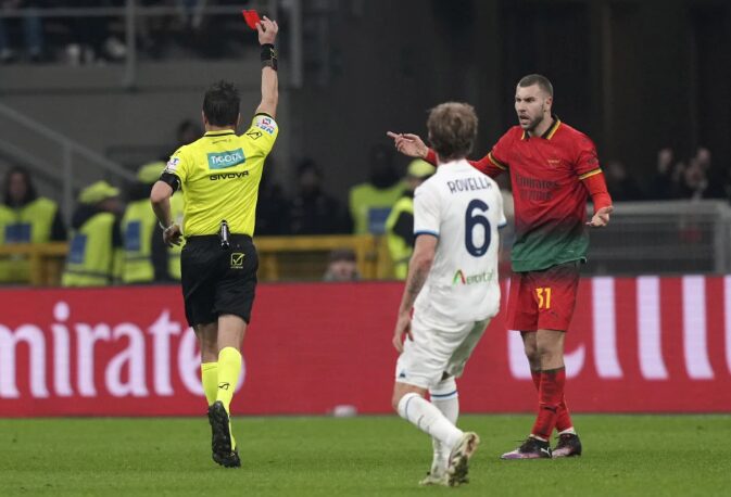 (Видео) Милан е во слободен пад, загуби и од Лацио