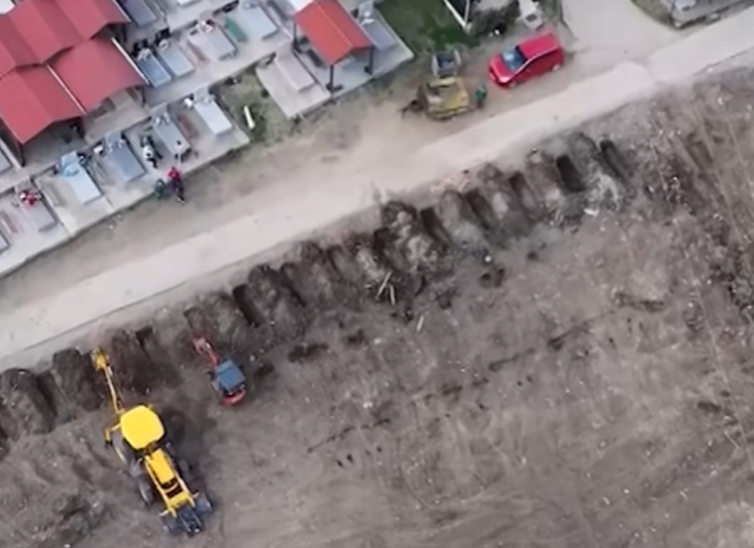 (Видео) Посебно место на гробиштата во Кочани за починатите од пожарот во дискотеката „Пулс“