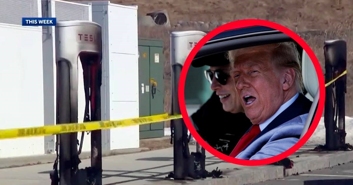 (Видео) Трамп им вети „пекол“ на напаѓачите на продавниците на „Тесла“