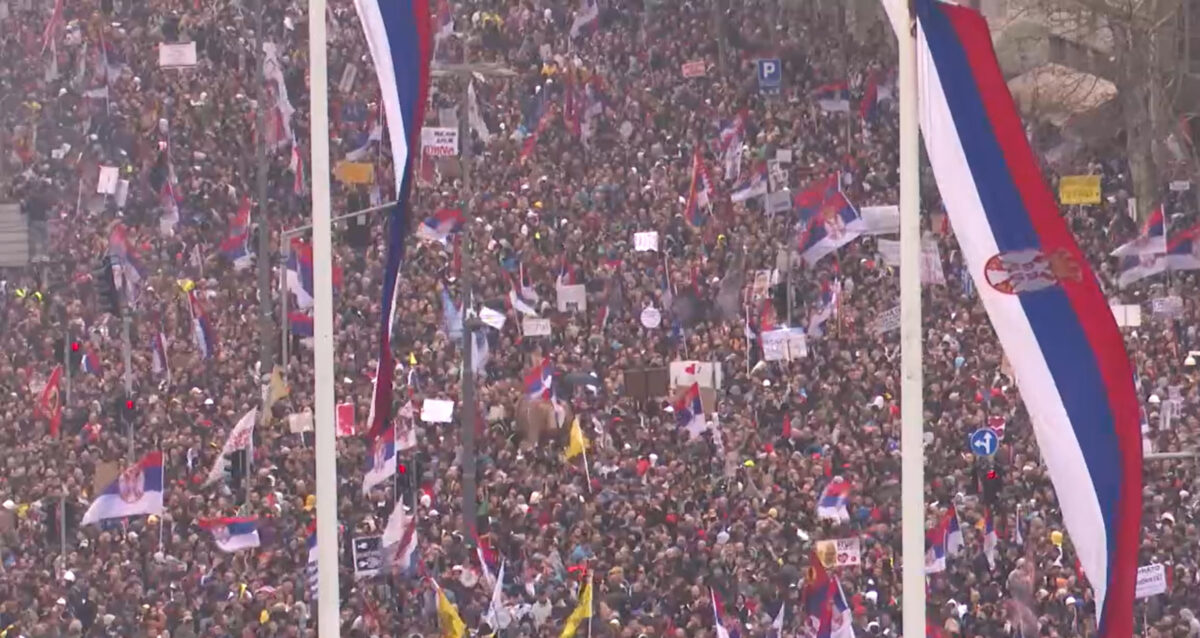 (Видео) „Светот го нема видено ова“ – најмасовен протест во историјата на Србија