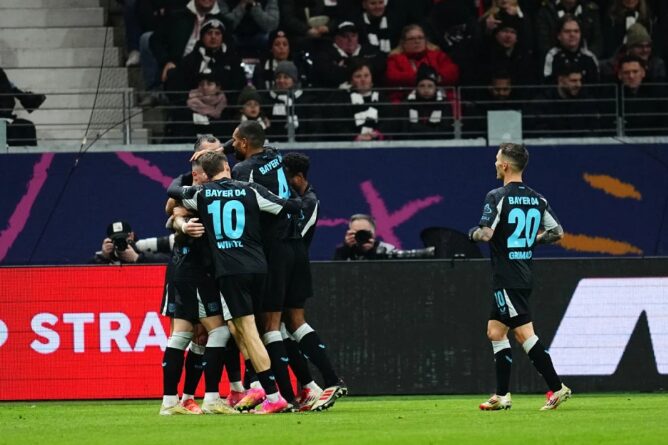 (Видео) „Фармацевтите“ фуриозно минаа низ Франкфурт