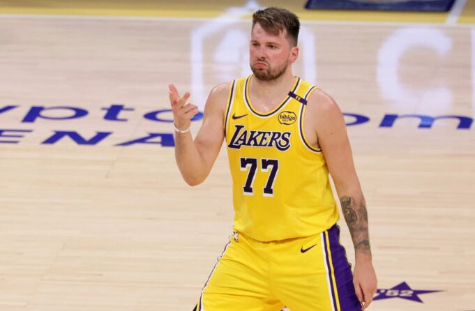 Газдарицата на Лејкерси откри зошто се случи размената Дончиќ-Дејвис