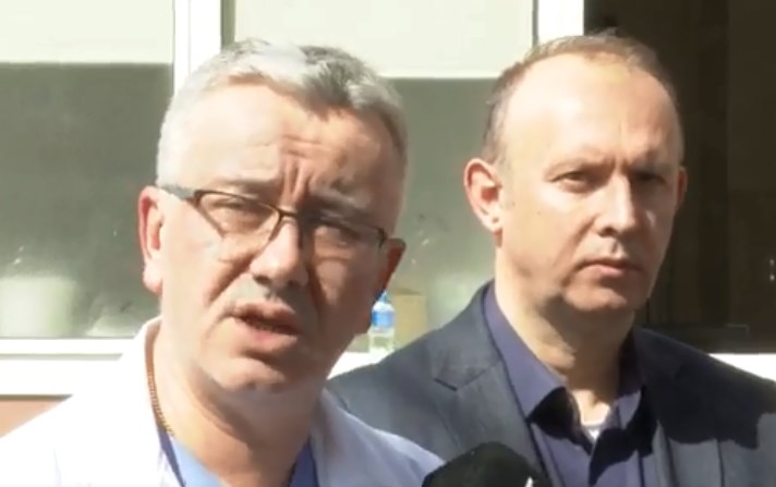 Двајца пациенти се на респиратор, а уште двајца може да завршат на респиратор во „Св. Наум Охридски“, некои се со 60 отсто изгореници