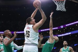 Денвер доцна се разбуди во Бостон, Јокиќ на асистенција до трипл-дабл