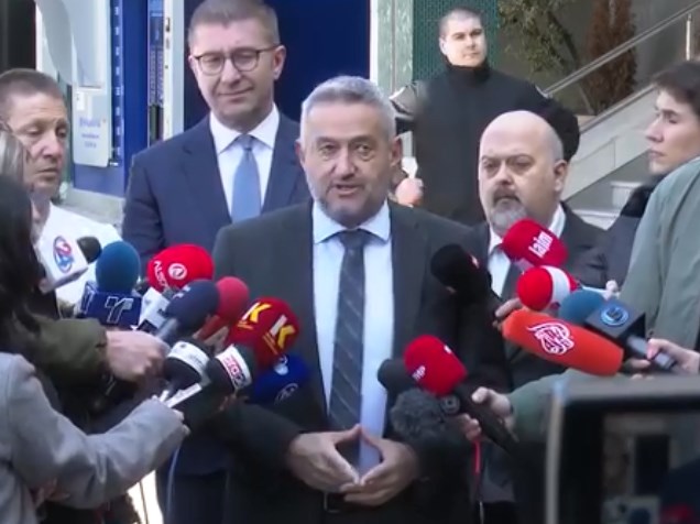 Денес стигнува тим од Британија, ќе подготвува рехабилитација за пациентите кога ќе почнат да се враќаат од странство, вели Клековски