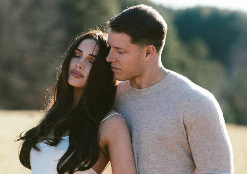 Една од најубавите жени во светот објави дека е бремена