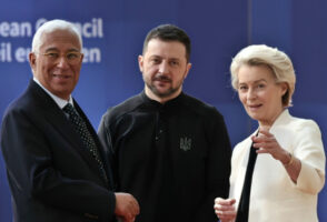 Зеленски стигна на самитот во Брисел: „Не сме сами и тоа го чувствуваме, ви благодарам“