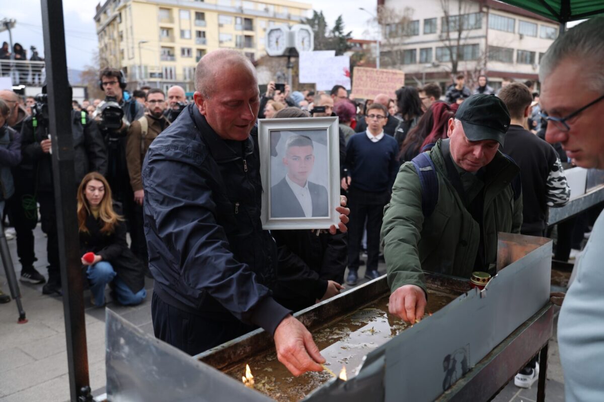 Молитва за жртвите во Кочани во храмот Свети Сава во Белград