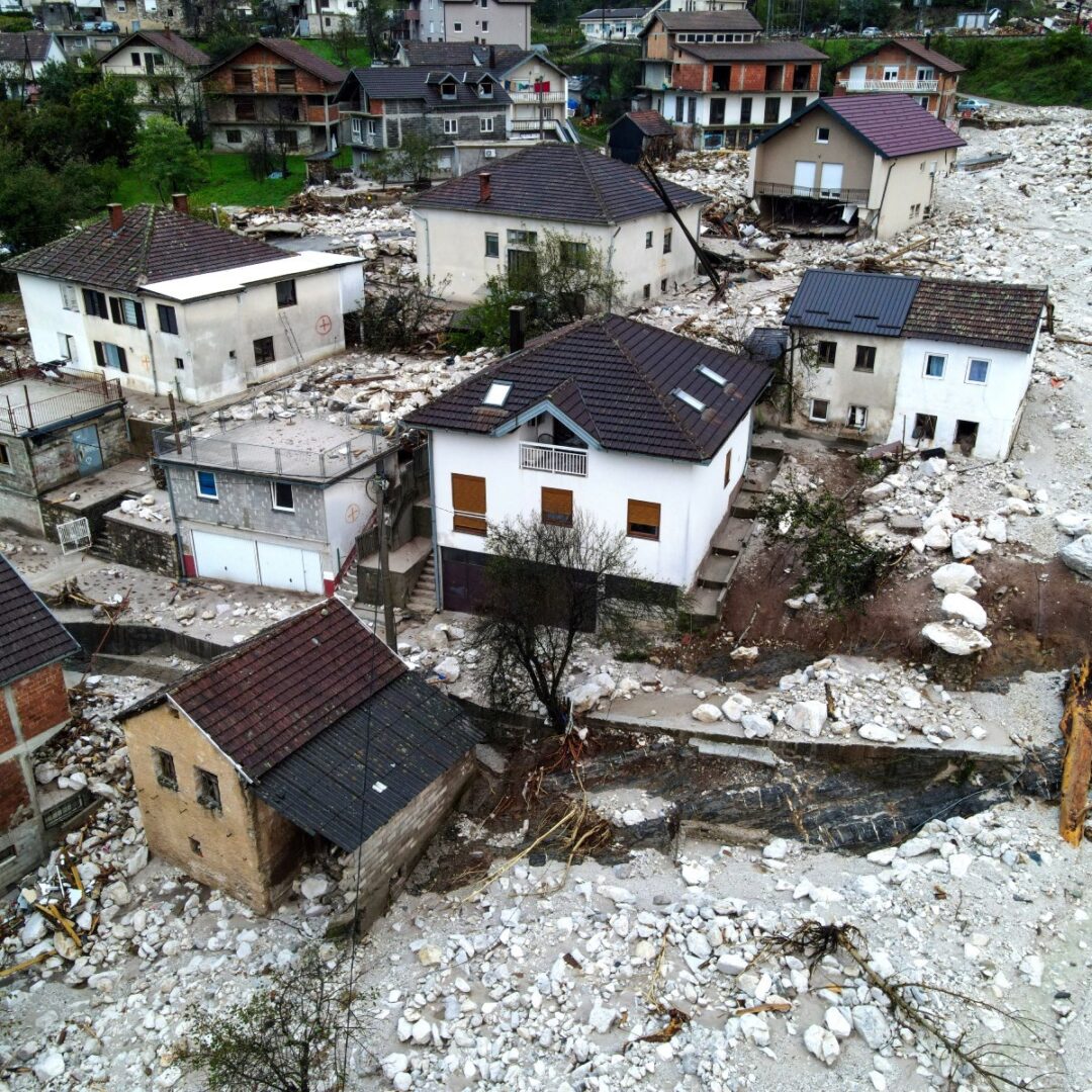 Најавен пороен дожд во БиХ, на Јабланица повторно и се закануваат разорни поплави