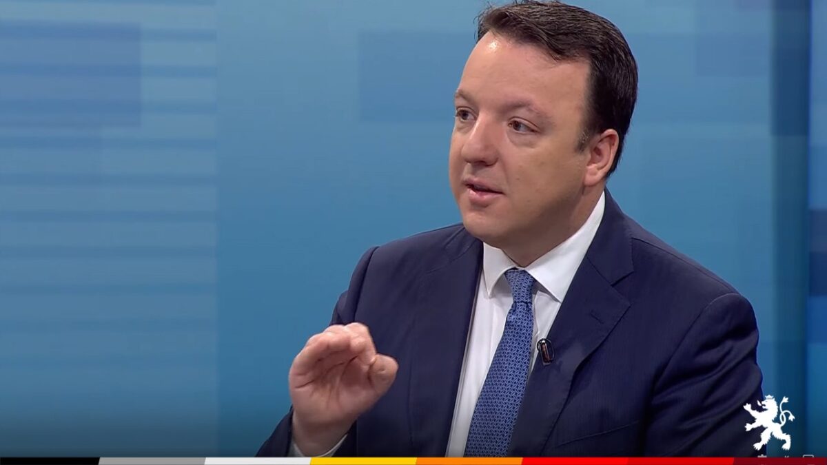 Николоски: Стево троши си ја пензијата и не туку дели „ум“ на светските лидери