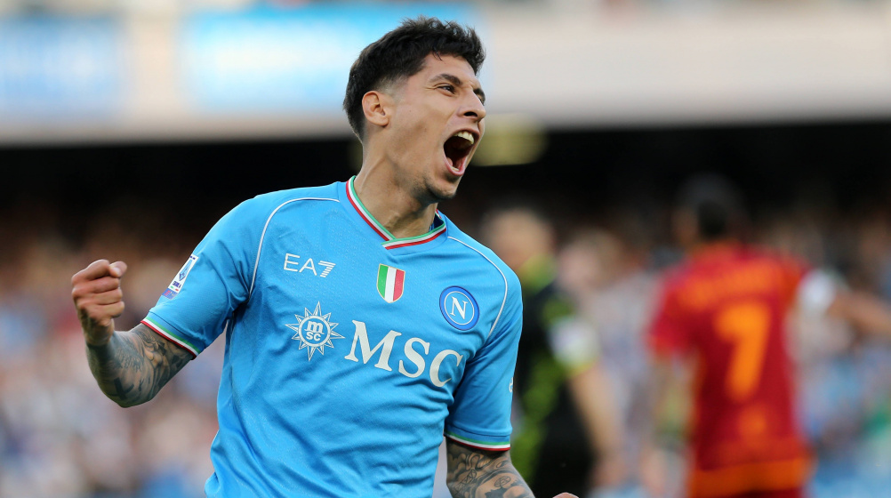 Оливера го продолжи договорот со Наполи