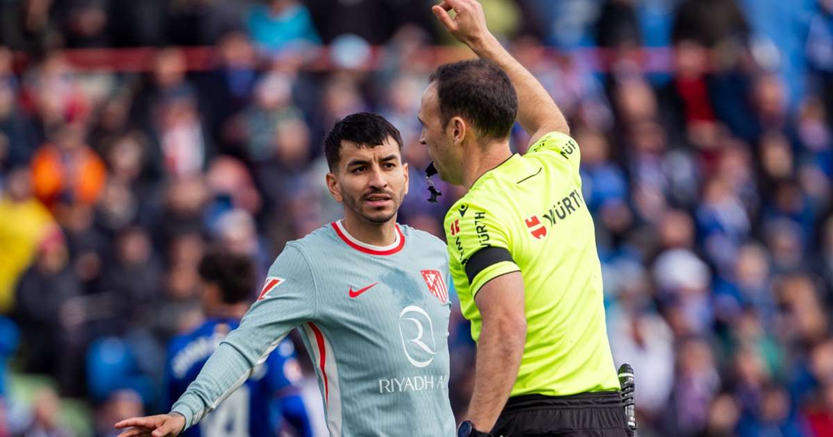 Пет натпревари суспензија за Анхел Кореа