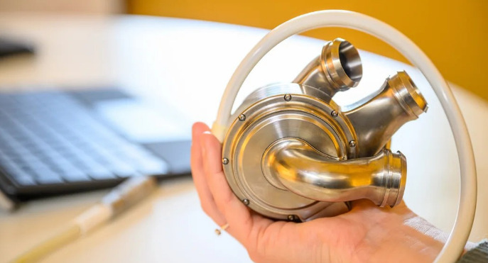 Првпат во историјата: Австралиец преживеал 100 дена со вештачко срце