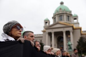 Протестот во Белград сепак ќе биде пред Собранието